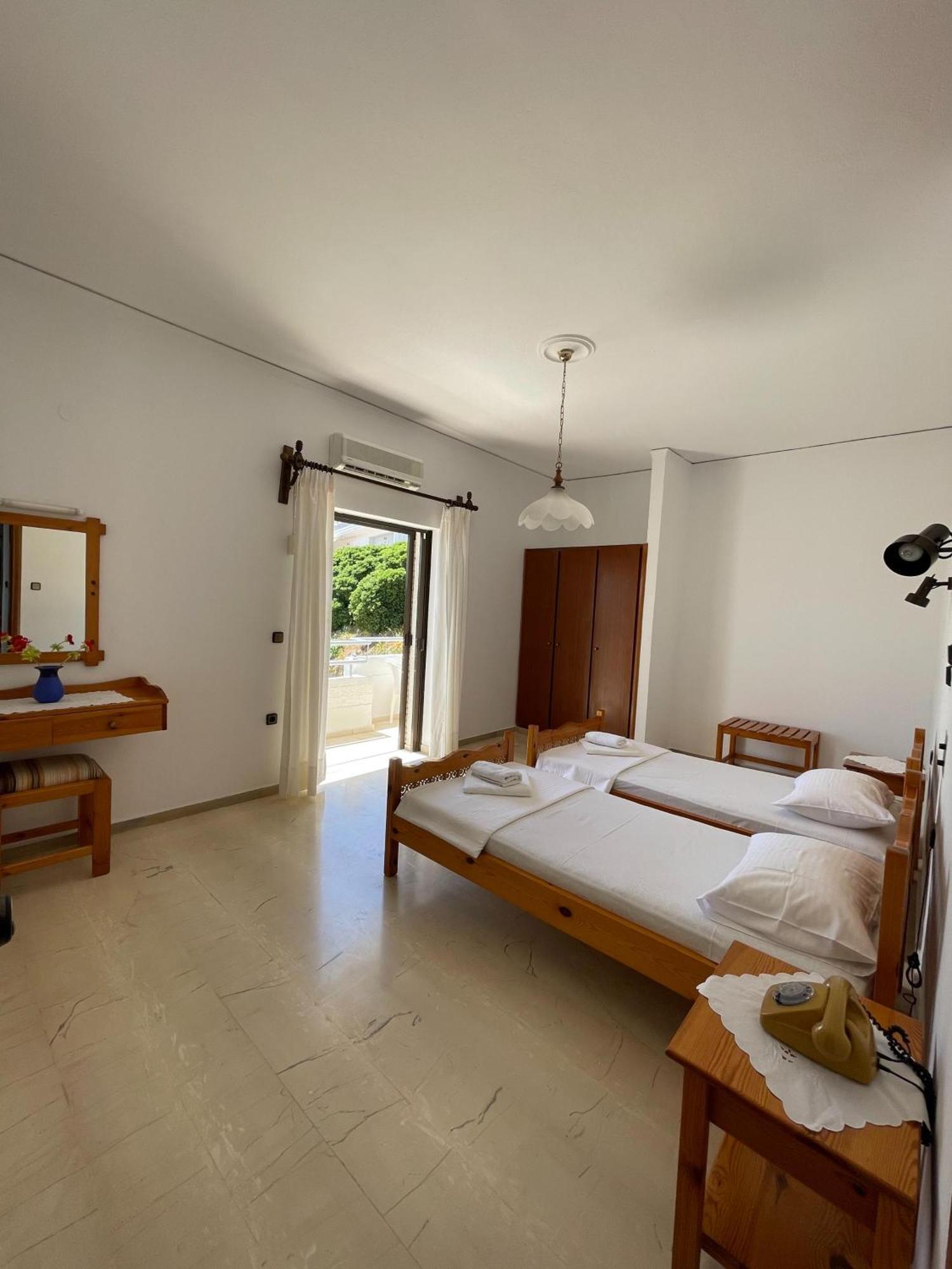 Aeolos Apartments Kolymbari Exterior foto